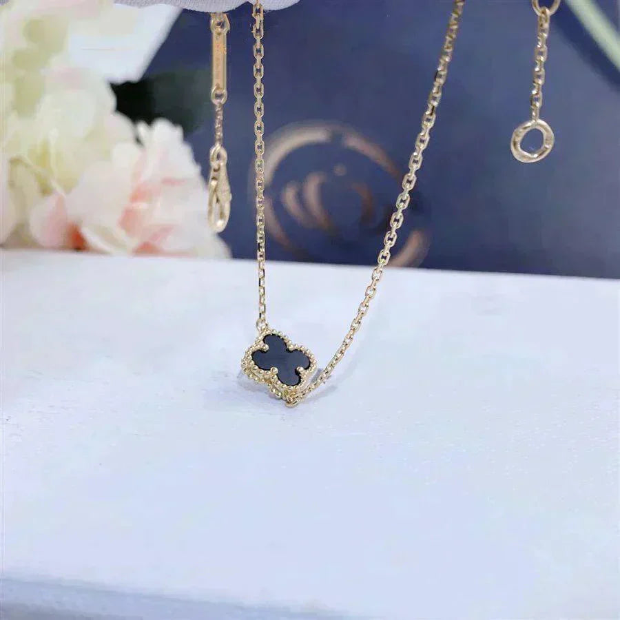 ¡®Star¡¯CLOVER ONYX SINGLE FLOWER BRACELET