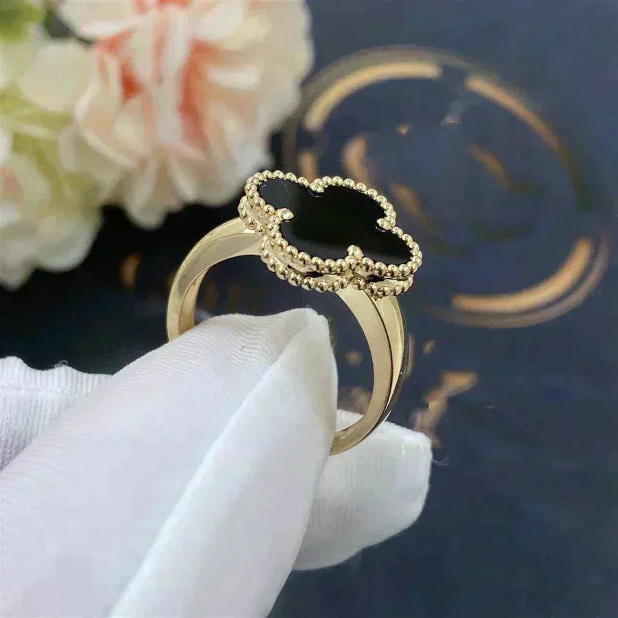 ¡®Star¡¯CLOVER ONYX RING