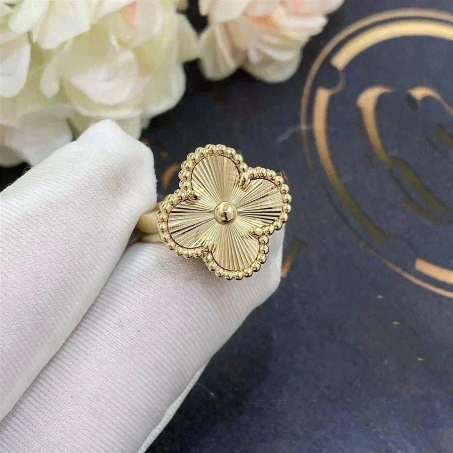 ¡®Star¡¯CLOVER GOLD RING