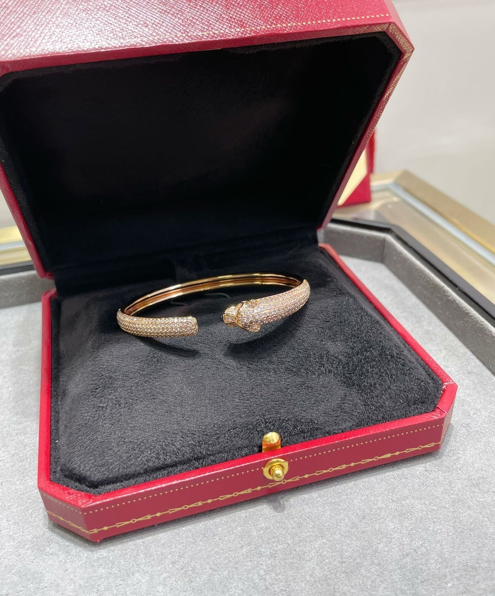 ¡®Star¡¯PANTHERE FULL DIAMOND OPEN BRACELET