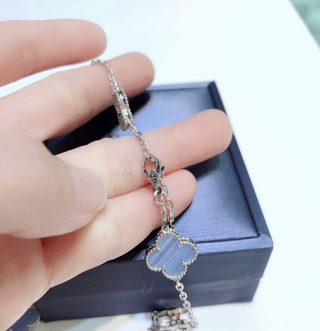¡®Star¡¯CLOVER 10 MOTIFS CHALCEDONY DIAMONDS SILVER NECKLACE